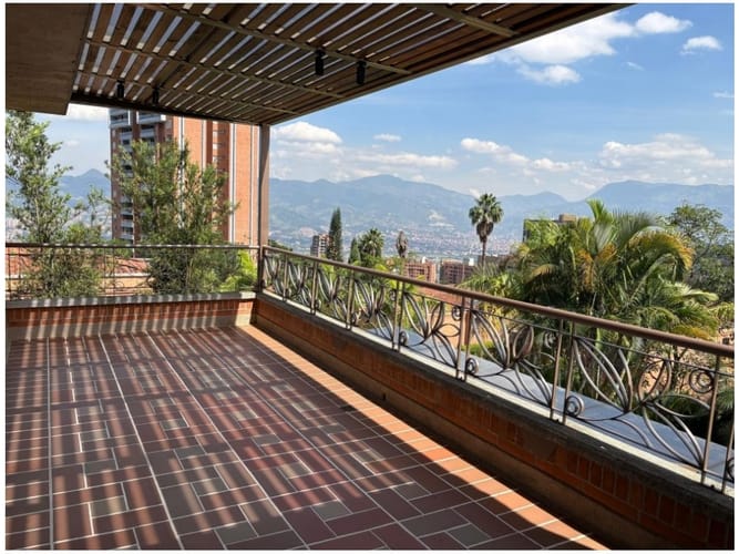 Casa de 3 alcobas en venta en El Poblado, Medellín, 416 m² · foto 17 de 20
