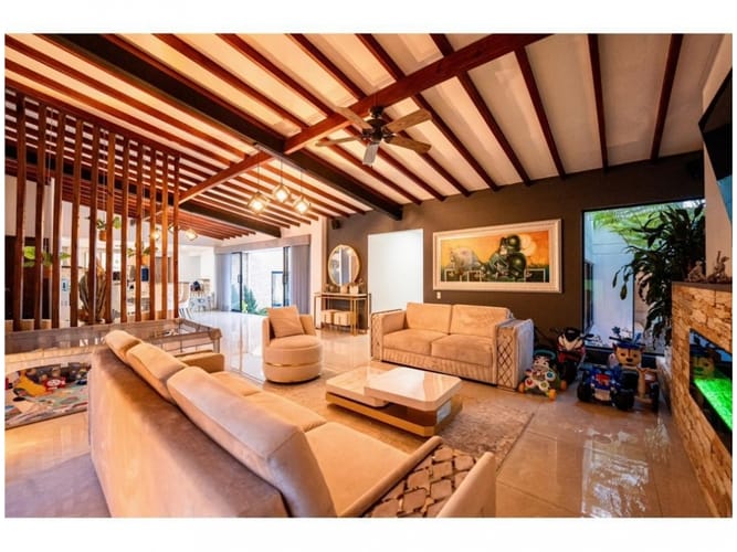 Casa de 5 alcobas en venta en El Carmen De Viboral, El Carmen de Viboral · foto 5 de 15