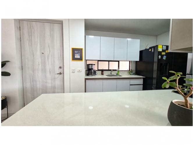 Apartamento de 3 alcobas en venta en El Poblado, Medellín, 121 m² · foto 8 de 24