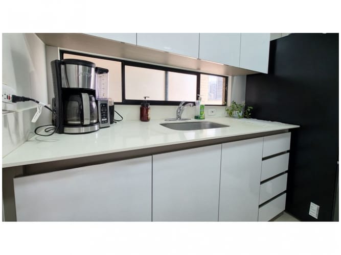 Apartamento de 3 alcobas en venta en El Poblado, Medellín, 121 m² · foto 9 de 24