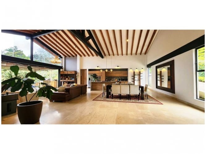 Casa de 4 alcobas en venta en Loma Del Chocho, Envigado, 490 m² · foto 15 de 24