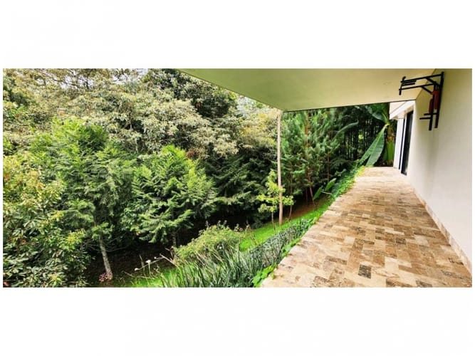 Casa de 4 alcobas en venta en Loma Del Chocho, Envigado, 490 m² · foto 17 de 24