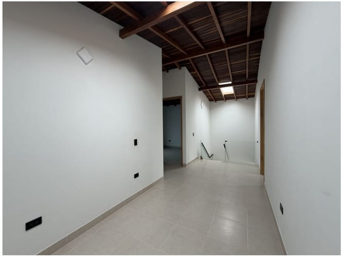 Casa de 3 alcobas en venta en El Tambo, La Ceja, 200 m² · foto 12 de 24
