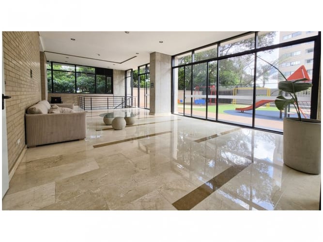 Apartamento de 3 alcobas en venta en El Poblado, Medellín, 121 m² · foto 23 de 24