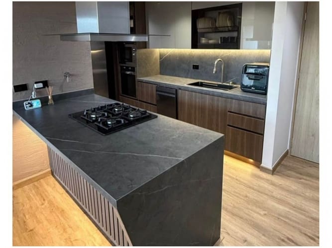 Apartamento de 2 alcobas en venta en Loma Del Esmeraldal, Medellín, 165 m² · foto 4 de 10