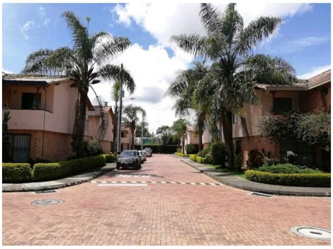 Casa de 3 alcobas en venta en Llano Grande, Rionegro, 138 m² · foto 2 de 21