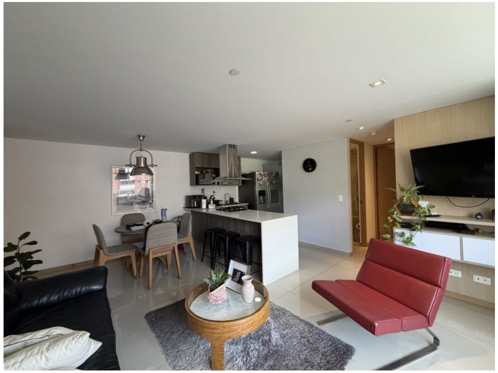 Apartamento en venta en La Abadia, Medellín · foto 2 de 13