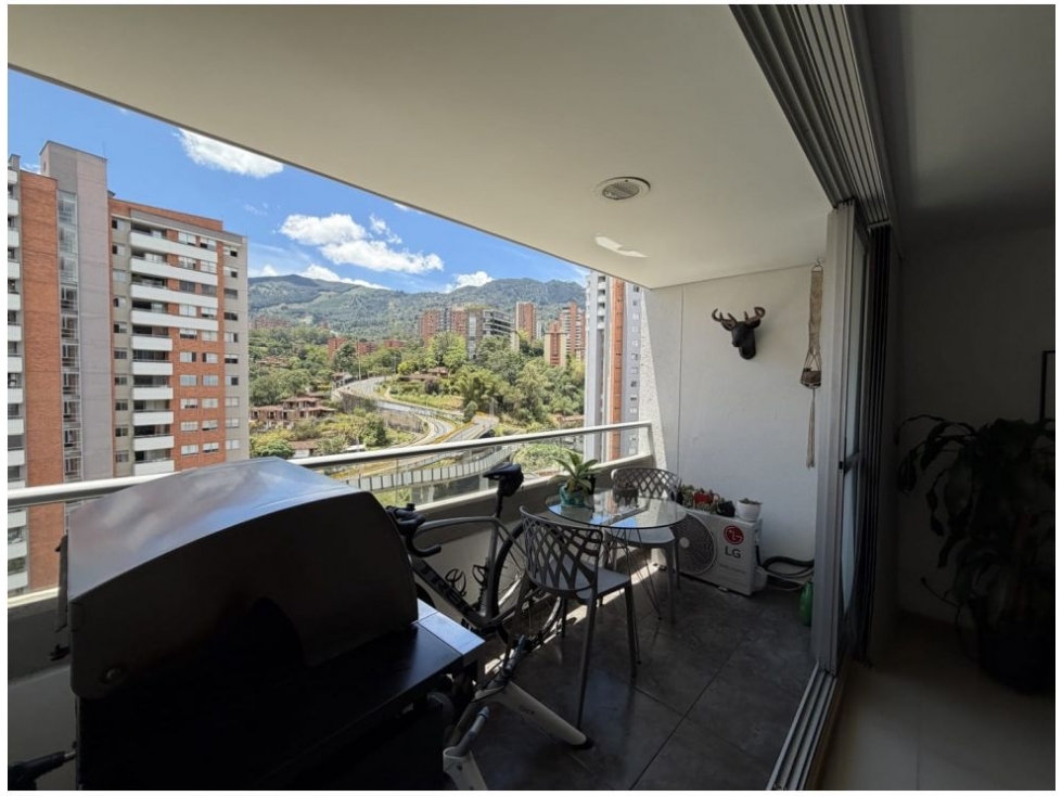 Apartamento en venta en La Abadia, Medellín · foto 4 de 13