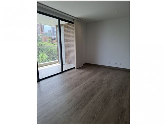 Apartamento en venta en El Poblado, Medellín · foto 2 de 24