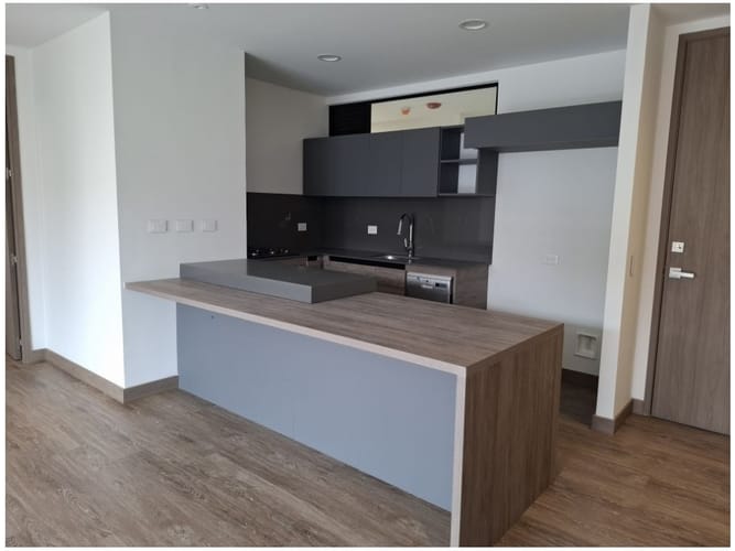 Apartamento en venta en El Poblado, Medellín · foto 3 de 24