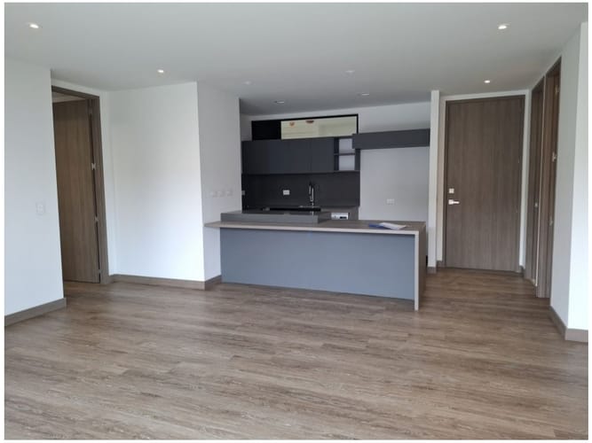 Apartamento en venta en El Poblado, Medellín · foto 8 de 24