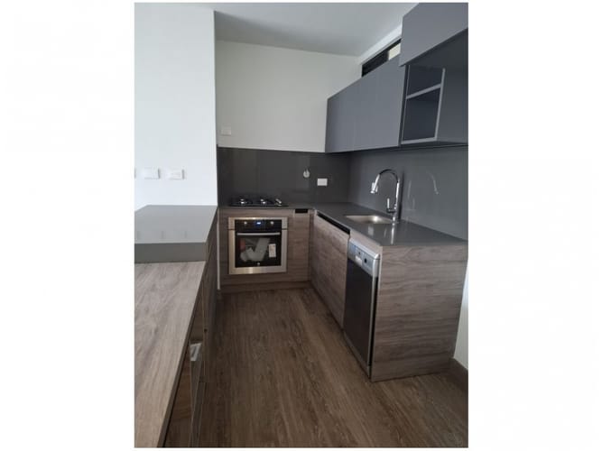 Apartamento en venta en El Poblado, Medellín · foto 10 de 24