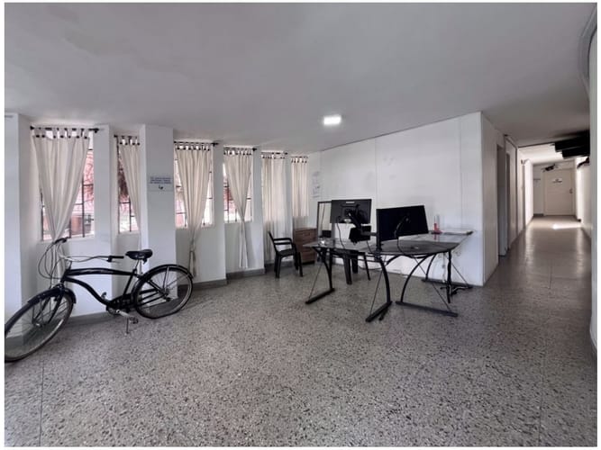Casa de 6 alcobas en venta en Naranjal, Medellín, 144 m² · foto 2 de 14