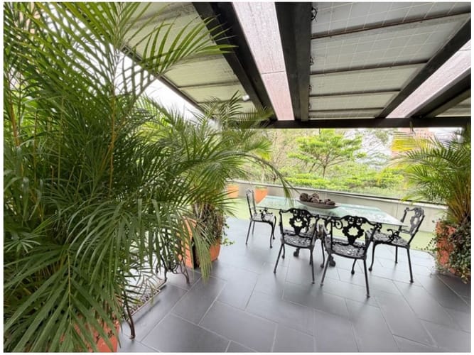 Apartamento de 2 alcobas en venta en El Poblado, Medellín, 181 m² · foto 3 de 24