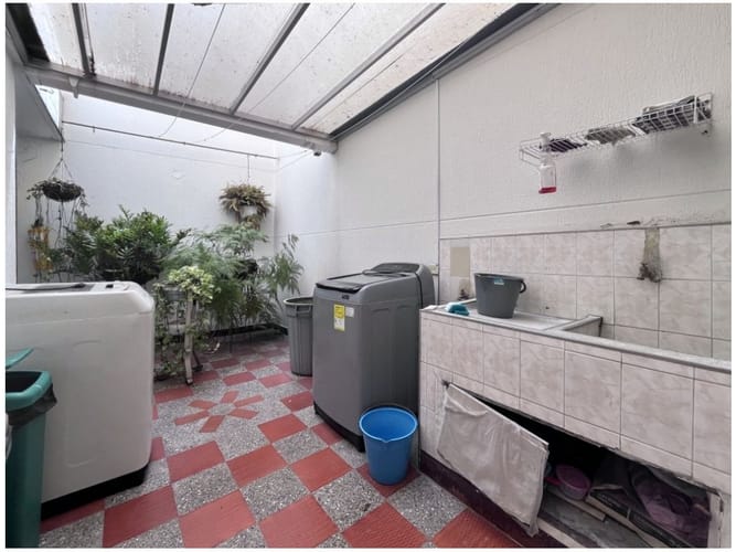 Casa de 6 alcobas en venta en Naranjal, Medellín, 144 m² · foto 10 de 14