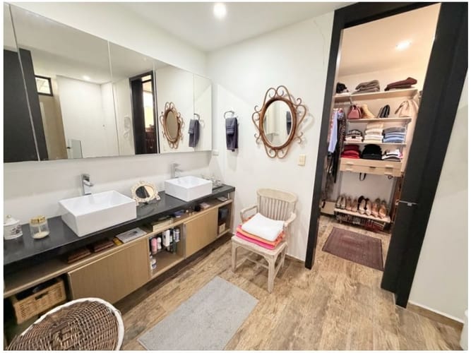 Apartamento de 2 alcobas en venta en El Poblado, Medellín, 181 m² · foto 13 de 24