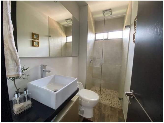 Apartamento de 2 alcobas en venta en El Poblado, Medellín, 181 m² · foto 17 de 24