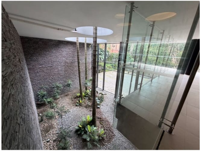 Apartamento de 2 alcobas en venta en El Poblado, Medellín, 181 m² · foto 20 de 24