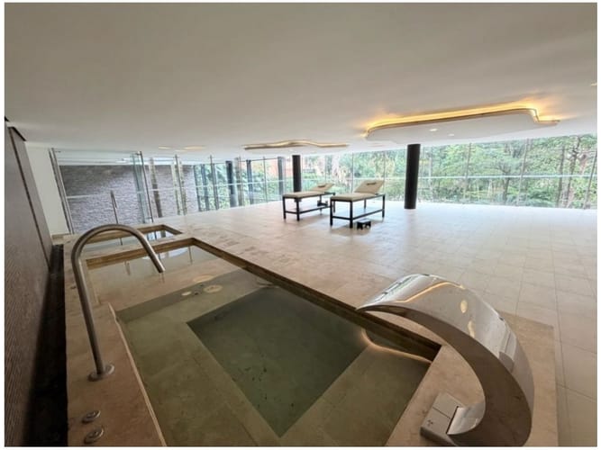 Apartamento de 2 alcobas en venta en El Poblado, Medellín, 181 m² · foto 23 de 24