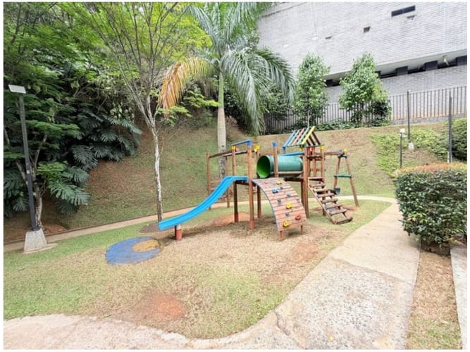 Apartamento de 2 alcobas en venta en El Poblado, Medellín, 181 m² · foto 24 de 24