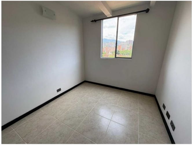 Apartamento de 3 alcobas en venta en Los Colores, Medellín, 82 m² · foto 7 de 19