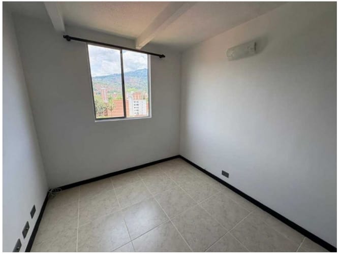 Apartamento de 3 alcobas en venta en Los Colores, Medellín, 82 m² · foto 10 de 19