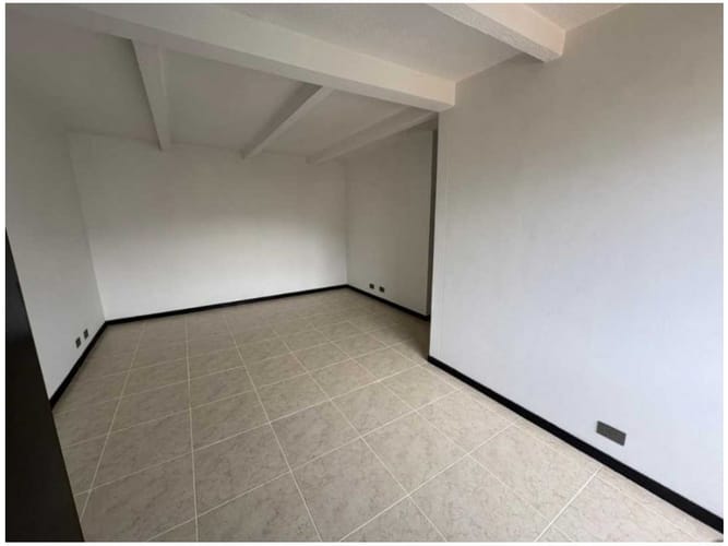 Apartamento de 3 alcobas en venta en Los Colores, Medellín, 82 m² · foto 12 de 19