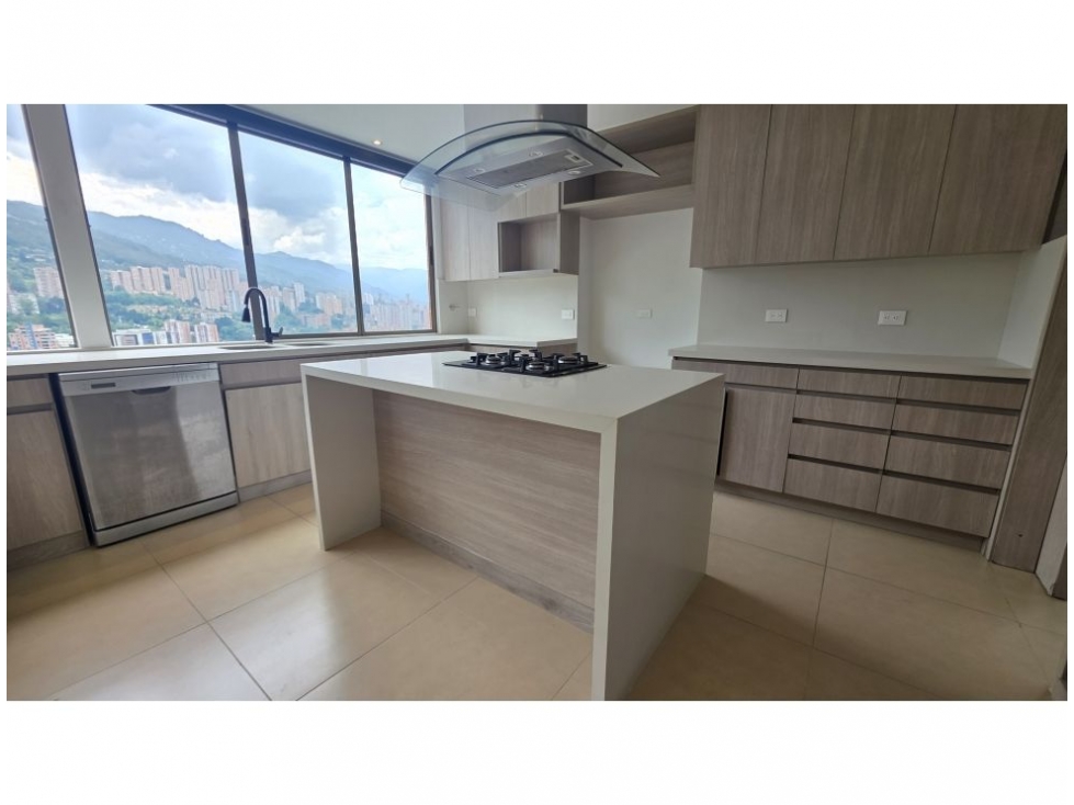 Apartamento en venta en Altos Del Poblado, Medellín · foto 7 de 24