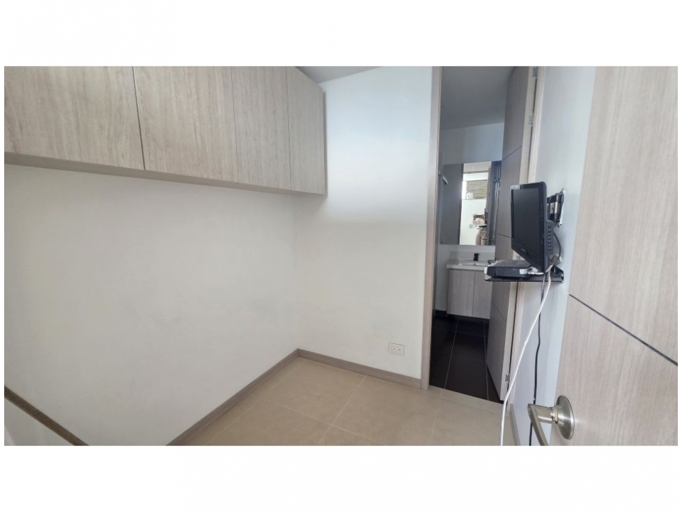 Apartamento en venta en Altos Del Poblado, Medellín · foto 10 de 24