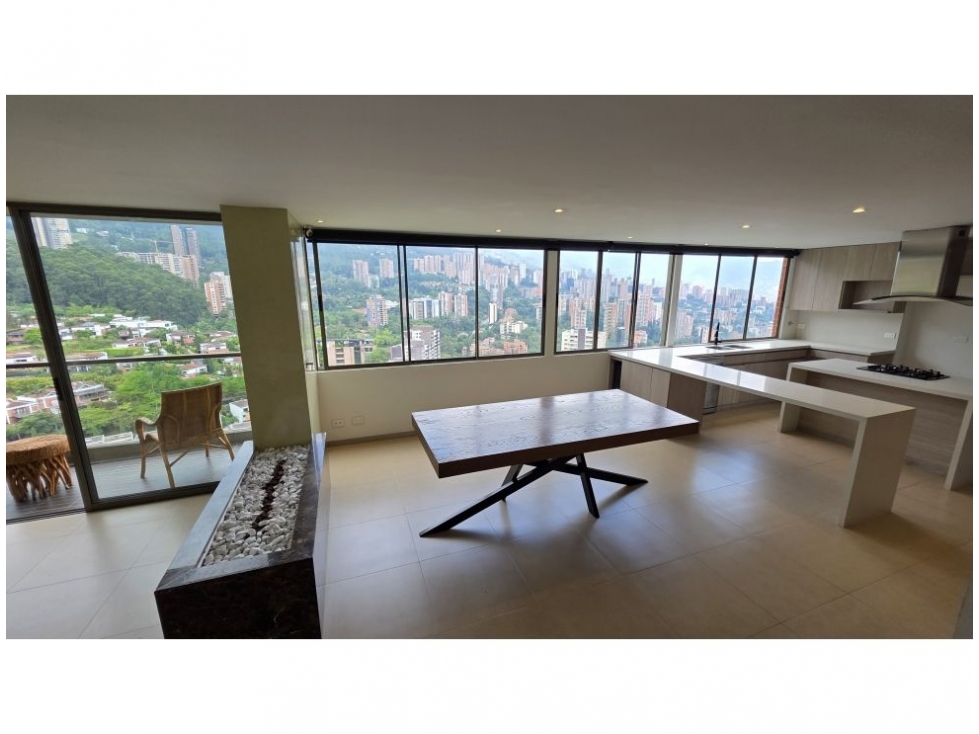 Apartamento en venta en Altos Del Poblado, Medellín · foto 12 de 24