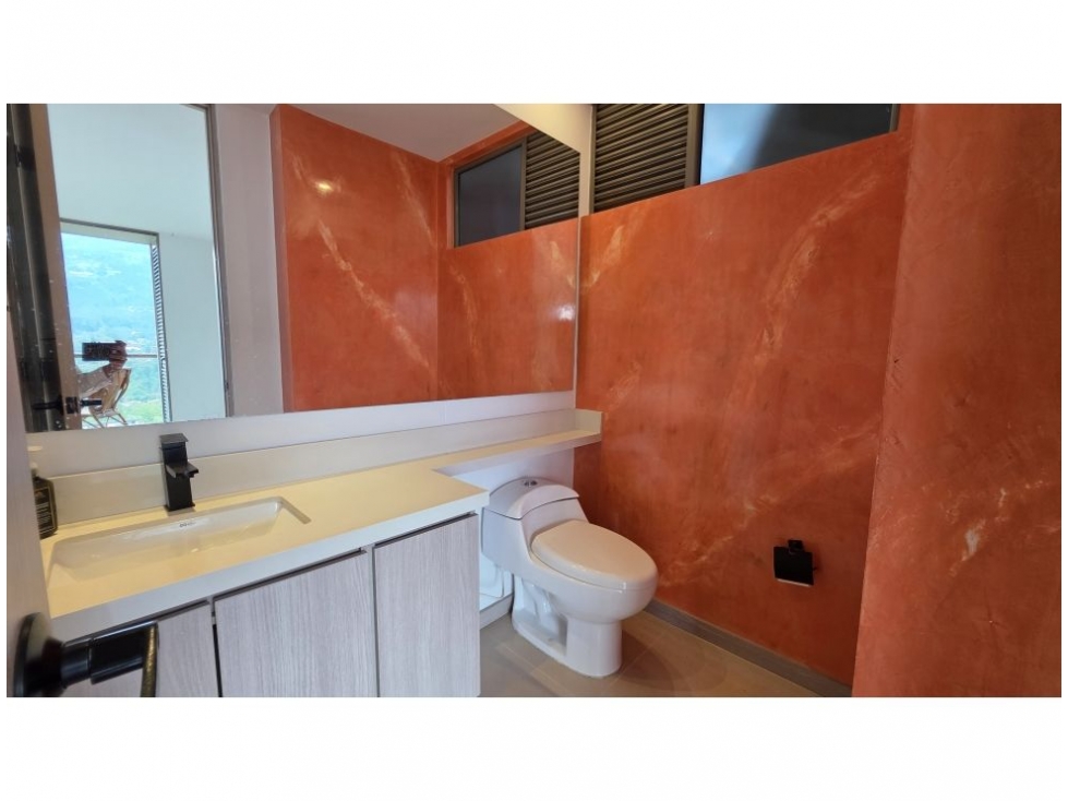 Apartamento en venta en Altos Del Poblado, Medellín · foto 16 de 24