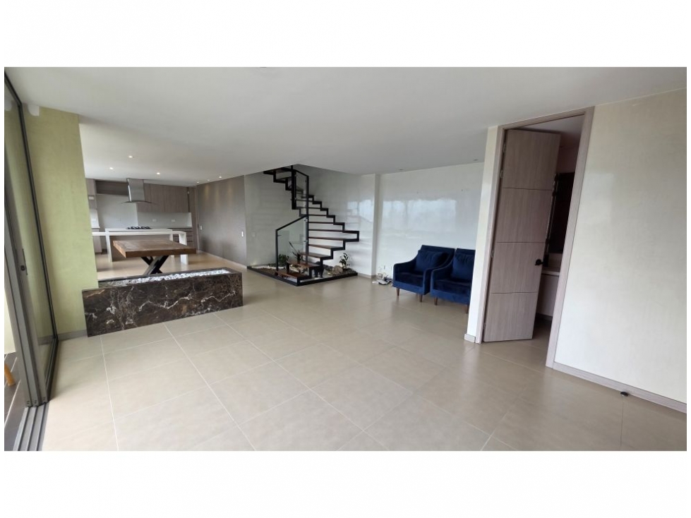 Apartamento en venta en Altos Del Poblado, Medellín · foto 18 de 24