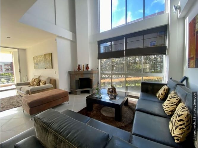 Casa de 4 alcobas en venta en Loma Del Escobero, Envigado, 1036 m² · foto 3 de 20
