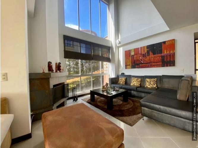 Casa de 4 alcobas en venta en Loma Del Escobero, Envigado, 1036 m² · foto 4 de 20