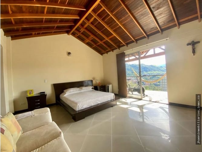 Casa de 4 alcobas en venta en Loma Del Escobero, Envigado, 1036 m² · foto 15 de 20