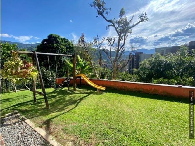 Casa de 4 alcobas en venta en Loma Del Escobero, Envigado, 1036 m² · foto 18 de 20