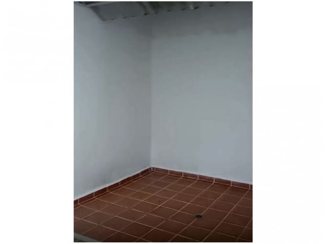 Casa de 6 alcobas en venta en Laureles, Medellín, 203 m² · foto 2 de 10
