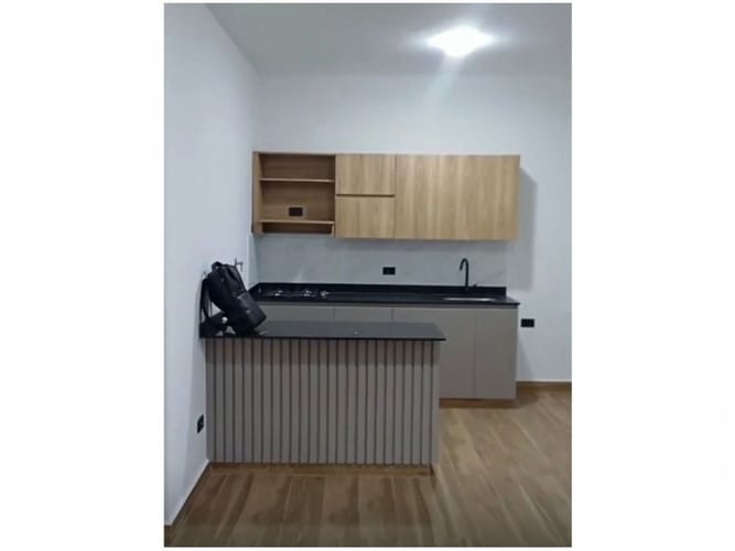 Casa de 6 alcobas en venta en Laureles, Medellín, 203 m² · foto 4 de 10