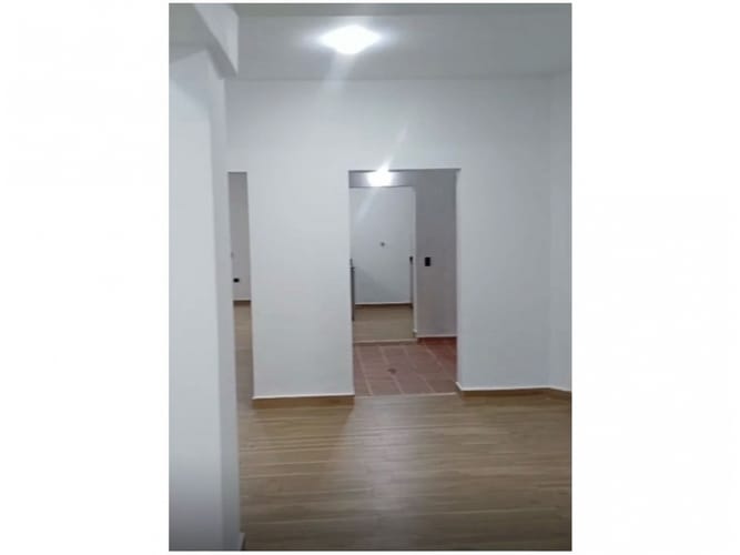 Casa de 6 alcobas en venta en Laureles, Medellín, 203 m² · foto 5 de 10