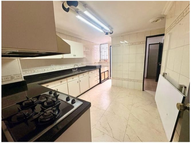 Apartamento de 3 alcobas en venta en Urbanizacion Bosques De La Capellania, Medellín, 110 m² · foto 12 de 24