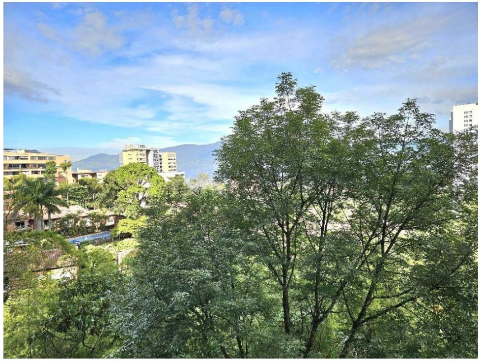 Apartamento en venta en Los Balsos, Medellín · foto 2 de 13