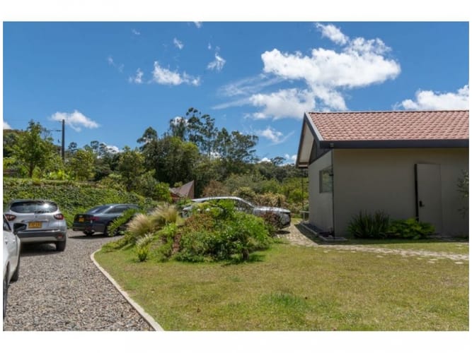 Casa de 4 alcobas en venta en Llano Grande, Rionegro, 467 m² · foto 2 de 24