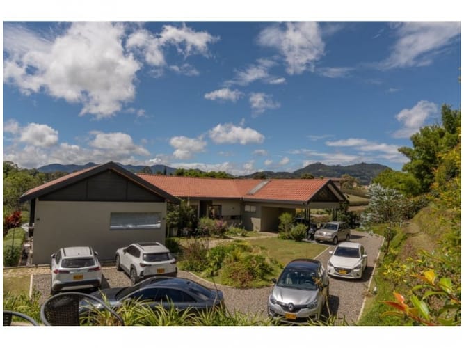 Casa de 4 alcobas en venta en Llano Grande, Rionegro, 467 m² · foto 16 de 24