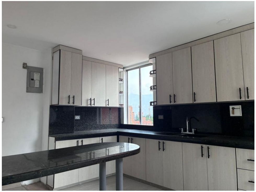 Apartamento en venta en Laureles, Medellín · foto 5 de 19