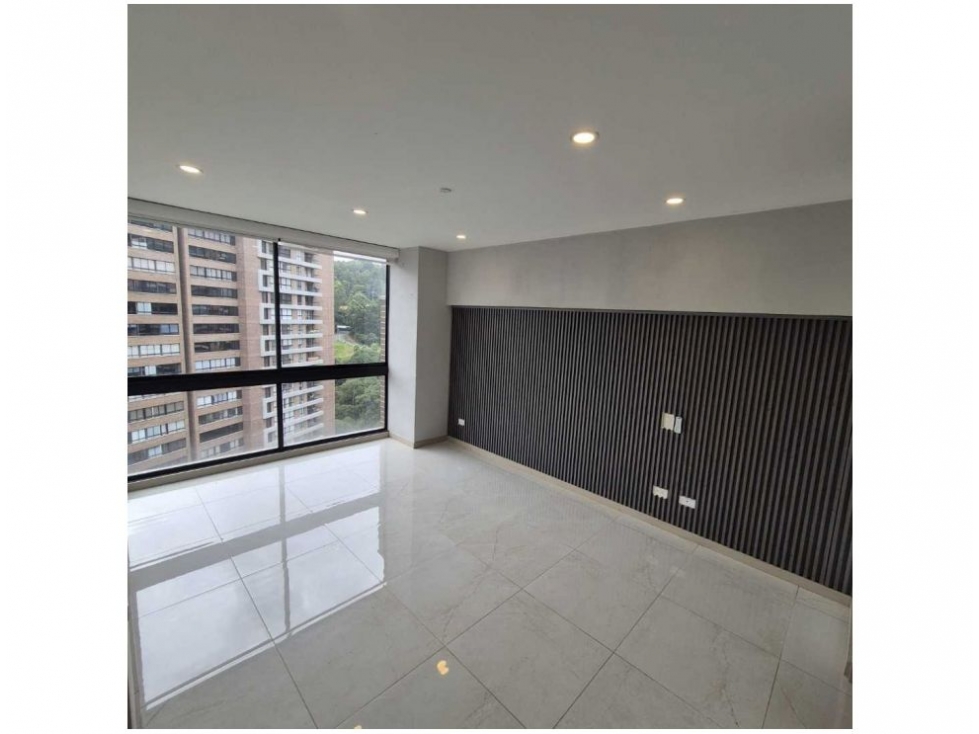 Apartamento en venta en Altos Del Poblado, Medellín · foto 3 de 18