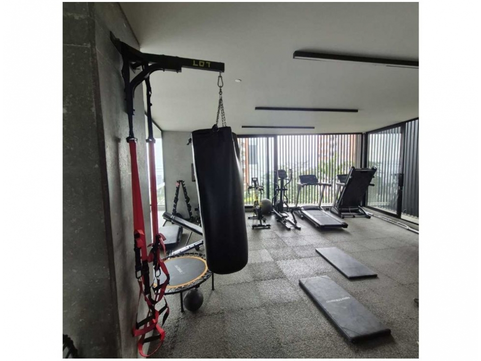 Apartamento en venta en Altos Del Poblado, Medellín · foto 6 de 18