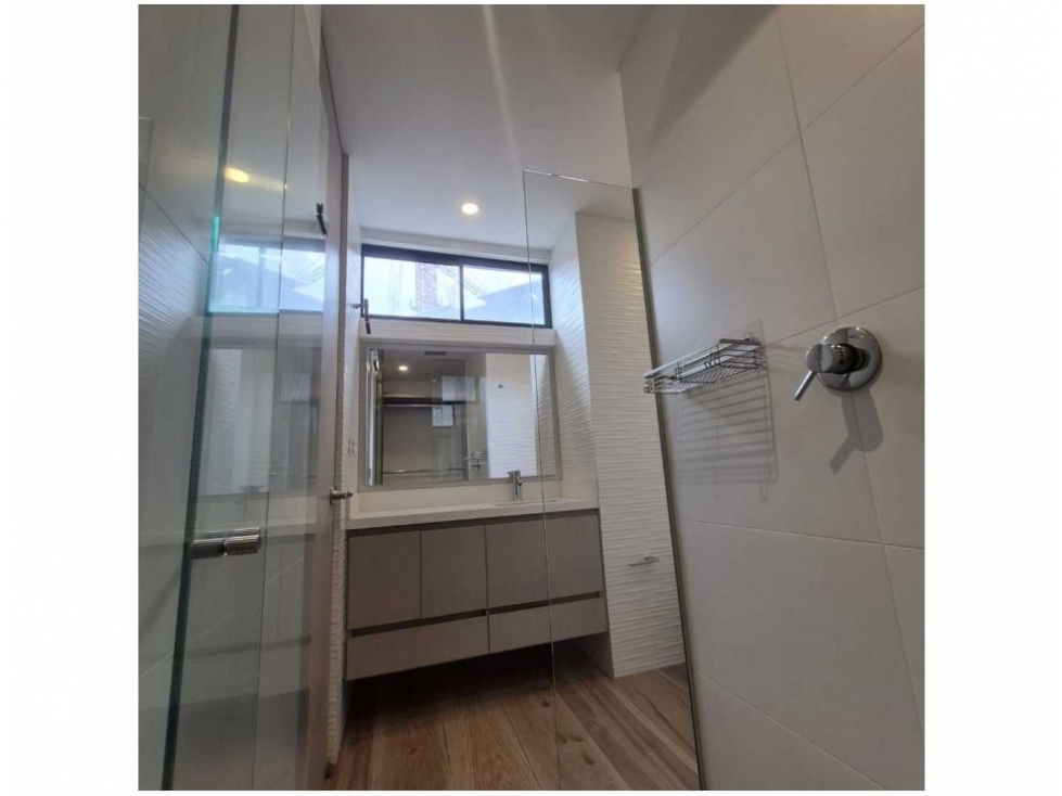 Apartamento en venta en Altos Del Poblado, Medellín · foto 10 de 18