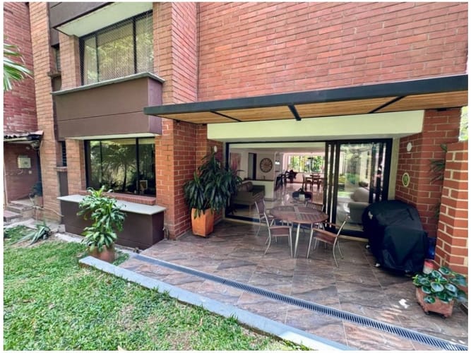 Apartamento de 4 alcobas en venta en El Poblado, Medellín, 280 m² · foto 2 de 24