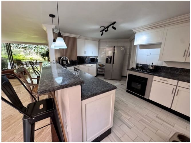 Apartamento de 4 alcobas en venta en El Poblado, Medellín, 280 m² · foto 10 de 24