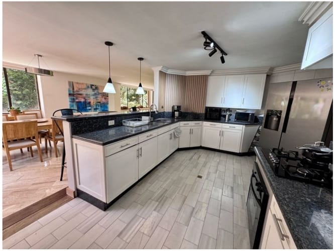 Apartamento de 4 alcobas en venta en El Poblado, Medellín, 280 m² · foto 11 de 24